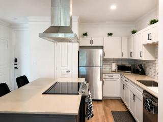 Beautiful Luxury 2BR , 2bath , 2 king size beds Near Universal Kids Resort in FISCO - 7