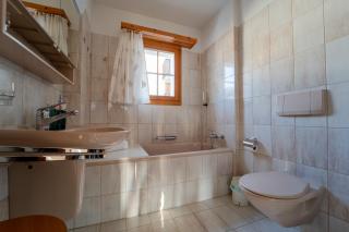 Light Alpine Apartment with View Heart of Flims - 8
