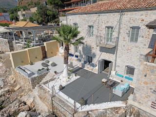 Takis Limeni House - 0