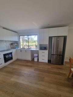 Modern 3 bed house in a quiet acreage - 8