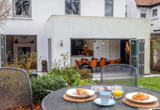Detached Edwardian Villa with Garden and Parking - 0