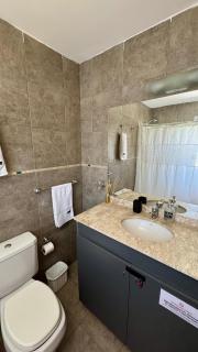 Centrico departamento con cochera privada - 7