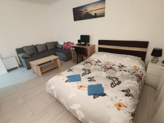 United Kingdom Niksic - 1
