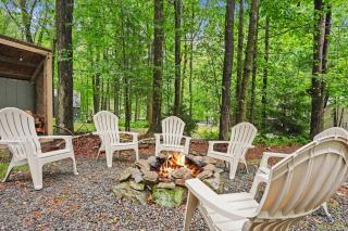Misty Mountain Chalet - Arcade Fire Pit & More - 1
