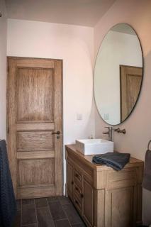 3BD 2BA, AC Pool, Gym, Parking and Security - 3