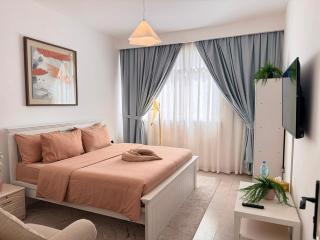 Majestic Inn - 5