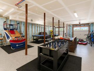 Game Room, Kayaks, Steps to the Ocean! - 8