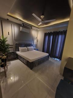 1 Bed Modern Apartment, Pool, Gym, Cinema - 6