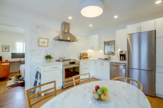 Charming Midtown Brick Home: Walk to Truckee River - 8