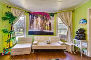 2 Miles to Dtwn! Idyllic Rochester Apt w/ Hot Tub - 7