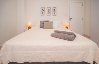 Cozy Two-Bedroom Apartment in Agora Villa Morra - 4