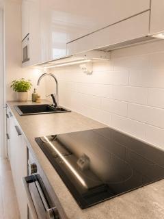 Nordic Nest- Modern Studio w Balcony Near Metro - 5