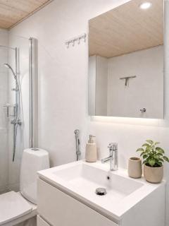 Nordic Nest- Modern Studio w Balcony Near Metro - 2