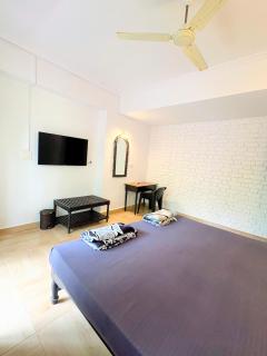 La Petite Boutique Hotel with Pool Near Beach and Airport - 2