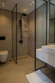 Ultra-Luxury Penthouse with Private Pool, PS5, Netflix - 2