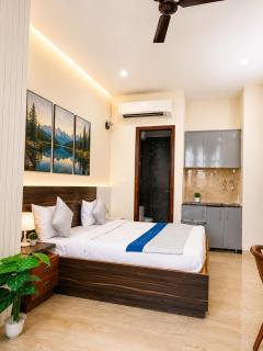 The White Casa Premium 1RK 201 Near Medanta Hospital - 7