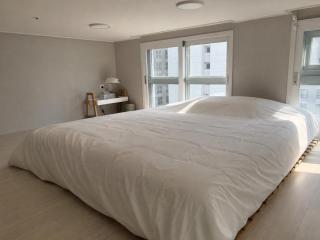 Black House - 6