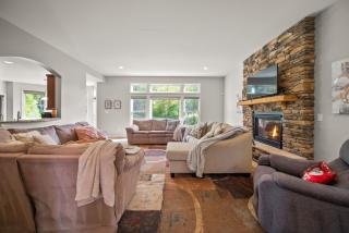 < 1 Mi to Geist Park & Beach! Playroom & Patio - 3