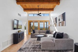 Foothills Oasis Heated PoolHotTub Stunning Views - 5