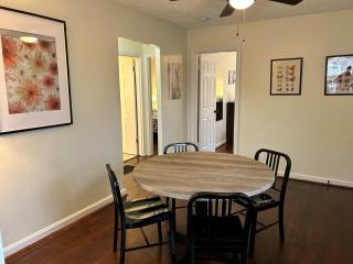 Charloe 2 Bedroom Family House - 1