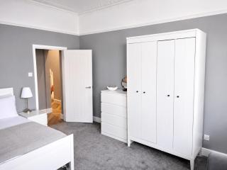 Stylish Coastal Apartment- Sleeps6 - Ground floor - 1