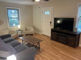 Kanauga 4BR 1Bath Near Cincinnati Attractions - 8