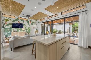 CU11 Private 4BR Oasis-Pool-Guest House-Close to Beach - 8