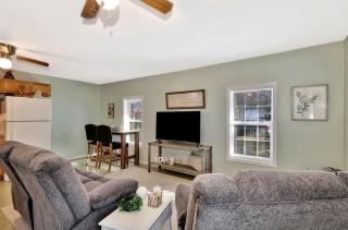 Private 1Bed 1Bath Lavender Cottage - 0