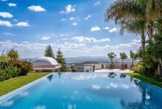 Abacanto Estate, Luxury Villas with Infinity Pool & City Views - 9