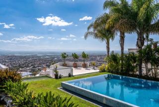 Abacanto Estate, Luxury Villas with Infinity Pool & City Views - 8