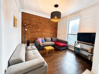 Cozy 2BR Near Downtown Montreal & The Village - 2