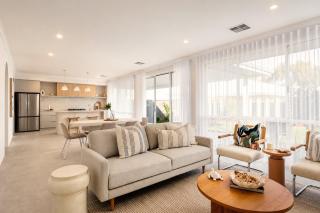 The Shorehouse 4-Bed Coastal Home at Madora Bay - 5