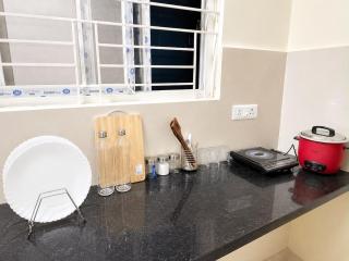 Elegant 1BHK Stay US Consulate Wipro Circle - 3