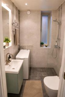 Renovated and modern apartment in Alppila - 9