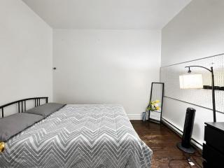 2BR Near Downtown Montreal & The Village - 8