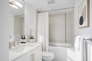 Urban Haven 2BR by Yaletown - 1