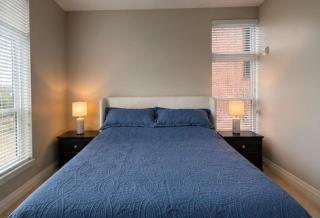 Modern 1BR Bridge Park in Dublin with Balcony and Pool - 9