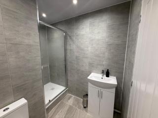 Large Modern House in Billingham - FREE Parking - 5