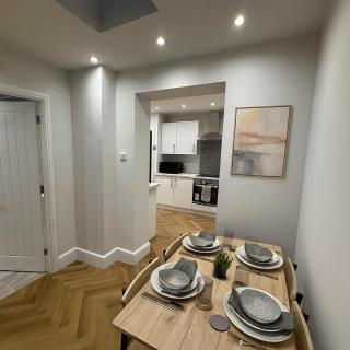 Large Modern House in Billingham - FREE Parking - 1
