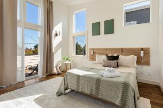 3BR 2.5BA The Orcas Parkside- In Seward Park, near the lake - 4