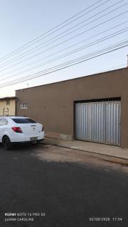Casa Toda com Garagem a 3km do Aeroporto - 1