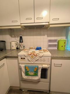 CK Urban Haven 2BR Apartment with Free Parking - 7