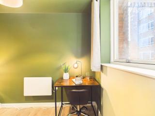 Birmingham City Retreat No 107 - 5