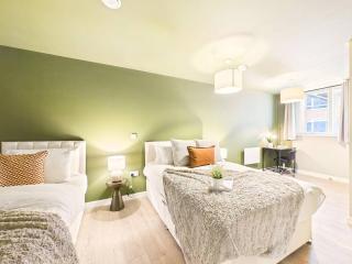 Birmingham City Retreat No 107 - 2