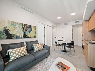 First 2506 Skyline Essence Living - 7
