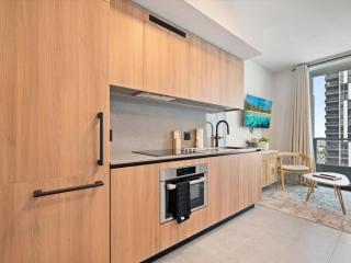 First 2506 Skyline Essence Living - 3