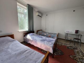 Comfortable room for 3 people near the river - 0