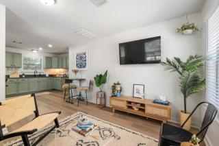 SoCo BoHo Bungalow 2 for 4 Guests - 9