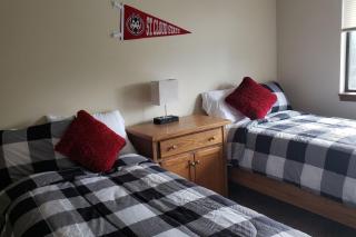 Husky House Apartment For Your Group 1.5 Miles From Campus - 8