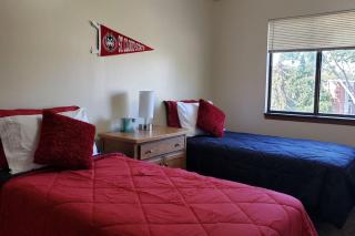 Husky House Apartment For Your Group 1.5 Miles From Campus - 3